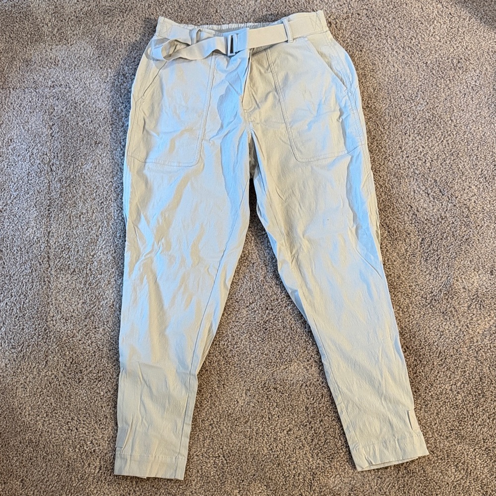 Athleta Women's Cream Cargo Pants with Belt